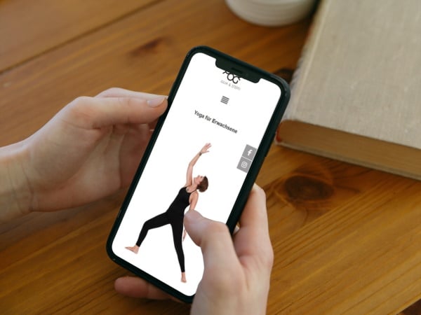 Mehr über den Artikel erfahren Yoga Julia & Steffi