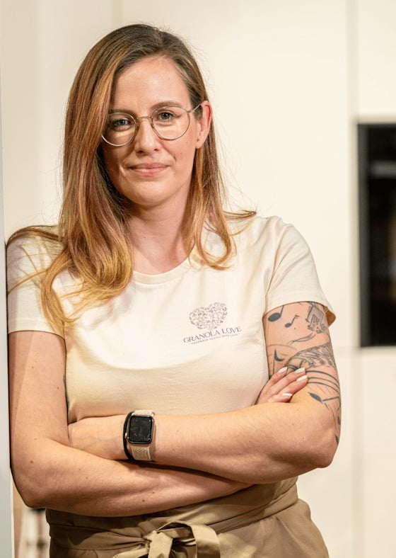 Julia Buzetzki Julia Buzetzki